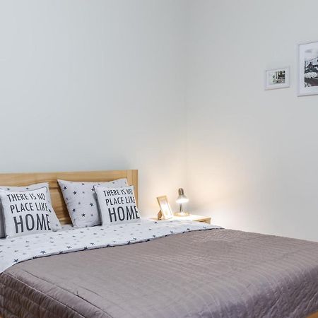 Inshiapartments On Teodora Square ลวีฟ ภายนอก รูปภาพ